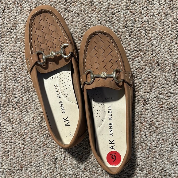 Anne Klein iflex Women’s Tan Loafers - Picture 1 of 4